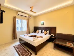 Hotel Puri Waves - Near Blue Flag Beach - Restautant, Parking & Spa