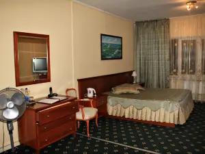 Kedr Hotel