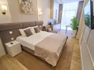 Mirror Residence Hotel
