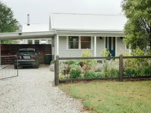Dorothea- Stylishly Designed Home in Trentham