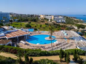 萊昂納多勞拉海灘度假村