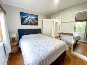 Ocean Shores UP - Burrum Heads- Riverfront - Pool -2BR