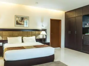 The Avenue Hotel & Suites