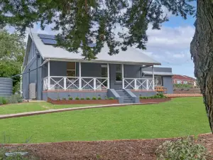 Adelaide Hills Luxury Cottage - The Gladys