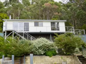 High View House - Views over Pirates Bay