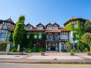 Hotel Torres de Somo