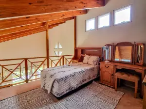 Bon A VIE Self-Catering and b&b Gonubie Full Solar Power, No Load Shedding!