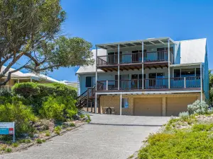Ocean Vista Large Modern Home With Ocean Views