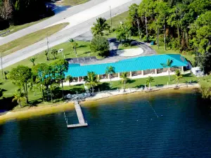 Lake Grassy Inn & Suites