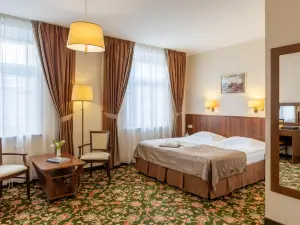 Двор Подзноева, Бизнес корпус