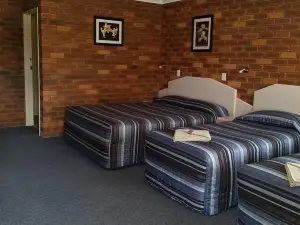 Yambil Inn