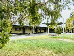High Street Motor Inn & Steakhouse