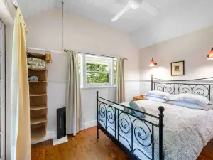 Red Dog Cottage