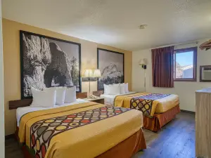 Super 8 by Wyndham Hot Springs