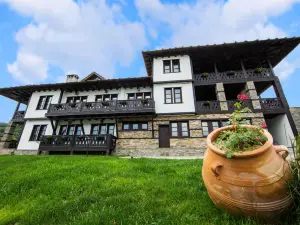 Hotel Leshten