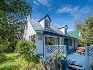 6 Beds 2 Bathrooms Private Holiday Home