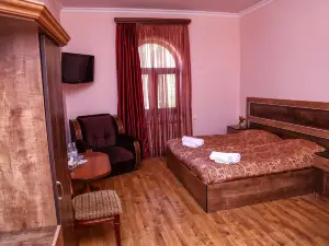 Lara Hotel