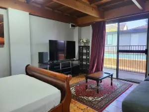 T&V Suites