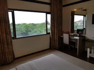 โรงแรม Udayanraje Palace