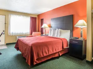 Quality Inn Morton at I-74