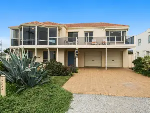 Hayman - Aldinga Beach - C21 SouthCoast Holidays