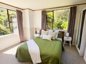 Willow & Waves- Huge outdoor space & Full kitchen