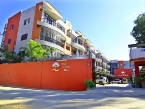 Palm Beach Hotel