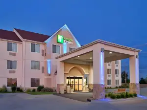 Holiday Inn Express & Suites MARYVILLE by IHG