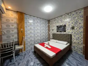 Queen Maricel Inn