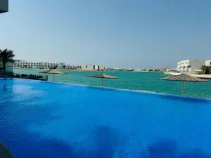 Dragon Hotel and Resort