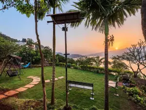 CosmicStays Countryside Panorama-Lakeview Bungalow