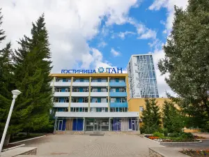 Tan Hotel