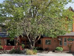 Te Wanaka Lodge