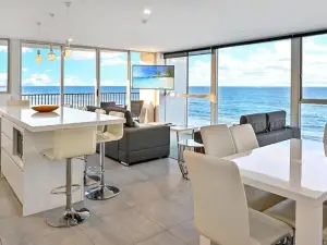 Golden Sands on the Beach - Absolute Beachfront Apartments
