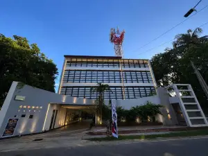 Subhas Tourist Hotel