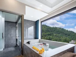 Qingcheng Mountain Wuyou Yuanzi Hot Spring Hotel (Qingcheng Mountain High speed Railway Station)