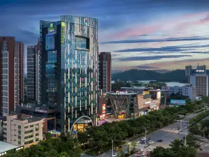 Holiday Inn Express Yangjiang City (Yuanyang Lake, Yangjiang Government)