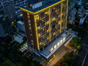 Fanyikeju Hotel (Longyan Zhongshan Road Pedestrian Street Dendou Station Store)