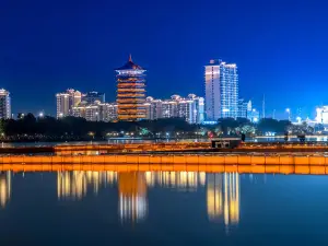Tianyue Hotel (Qinzhou Baishihu Park Wuyue Plaza Branch)