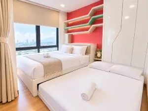 Minimalist studio @ Trefoil Setia Alam (linked bridge to Mall/Convention Centre/NIH/Peninsula)