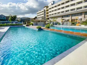 Vermillion Hotel