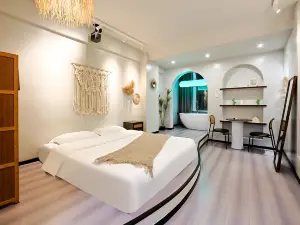 Yunsu · Internet Celebrity Viewing Cinema Homestay