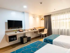 Kuadro Hotel & Suites
