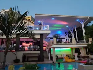 Swiss Villas Panoramic – Hillside Beach View