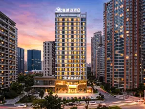Peak Forest Lake Hotel (Xingyi South Railway Station & Wanfenglin Airport Branch)
