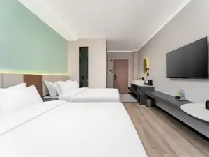 Dingdong Spring Hotel (Qianfo Mountain Scenic Area Quancheng Park Subway Station)