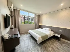 Wanzai Huadu Business Hotel