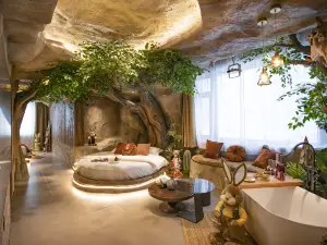 Miyu Yunxi Boutique Homestay (Central Street China Baroque Metro Station Branch)