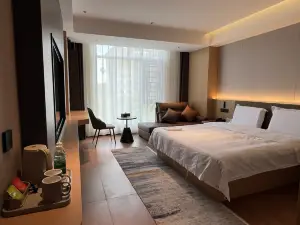 Zhiyue Light Luxury Hotel
