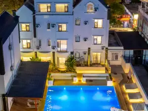 Yanshe Hotel (Beihai Silver Beach Tourist Resort International Passenger Port)